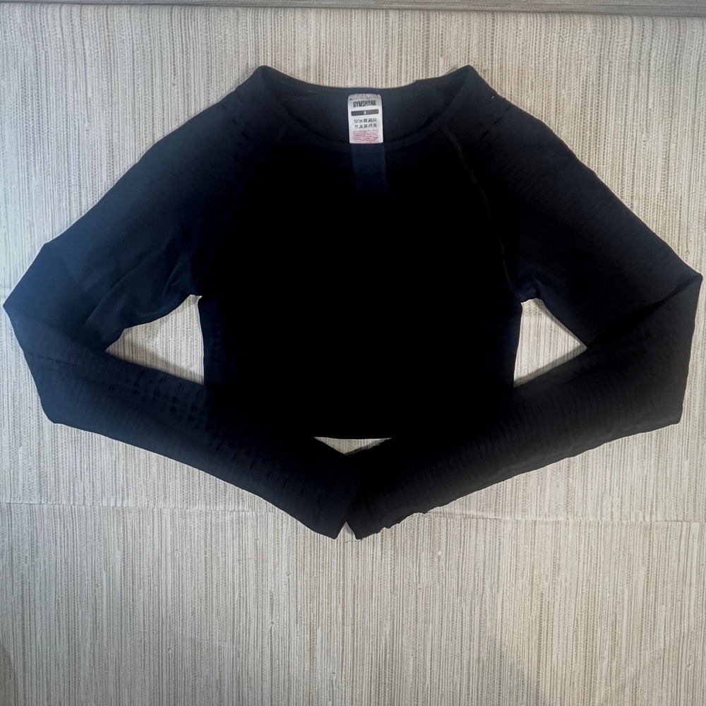 Gymshark Black Seamless Long Sleeve Cropped Workout Topā Thumbholes Size S
